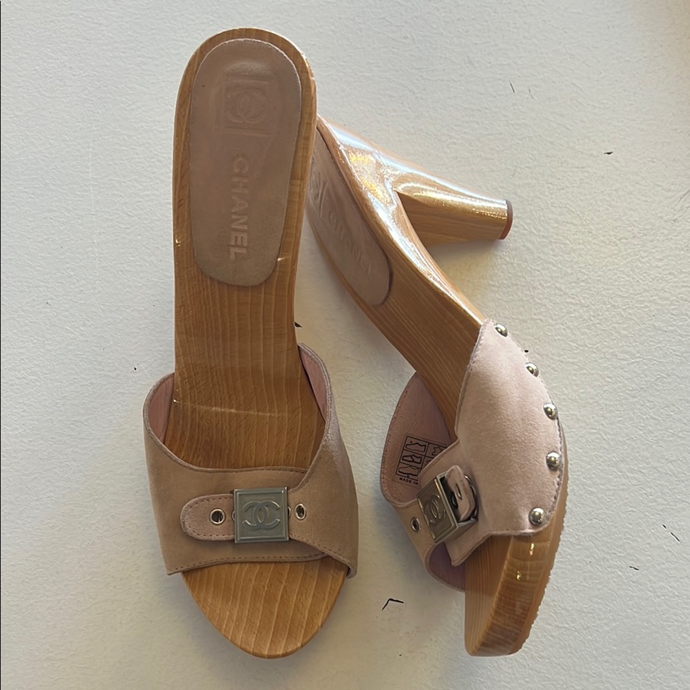 Chanel Women's Tan Heeled Sandals